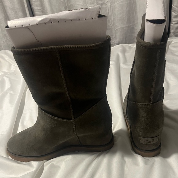 Grey wedge Ugg boots: women’s 10 - Picture 1 of 3